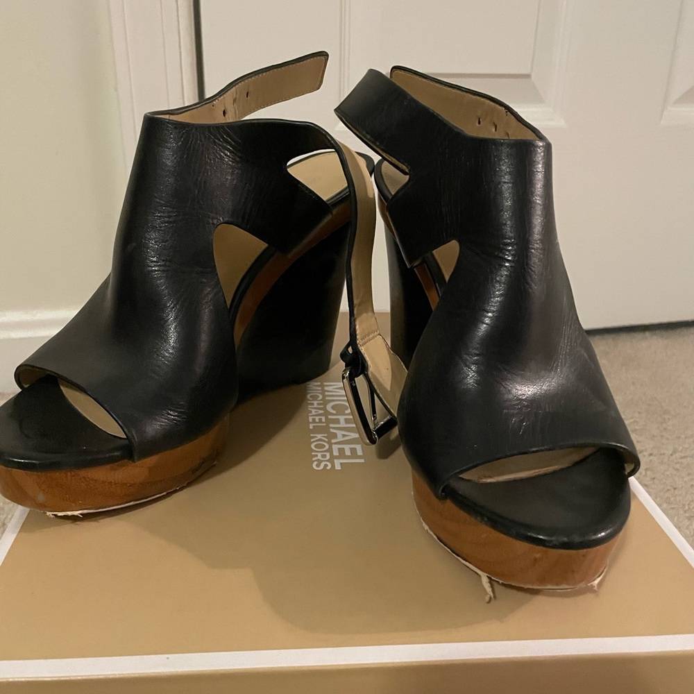 EUC Michael Kors Josephine Wedge- black- size 7.5